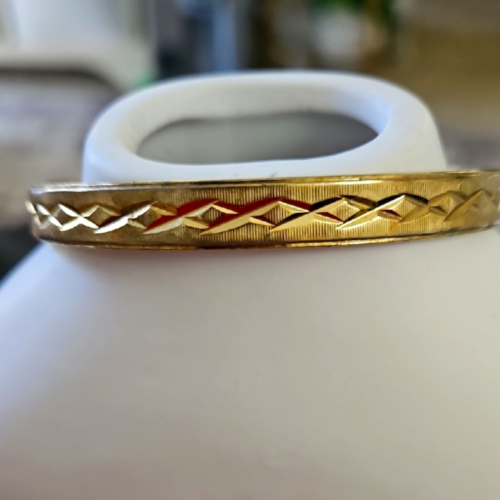 GOLD X ETCHED BANGLE STACK BRACELET Vintage